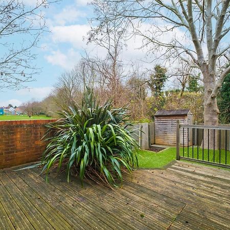 Beautiful 3 Bed House With Amazing Views In Dartford, Kent Apartment Exterior photo